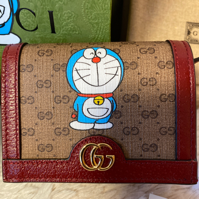 Gucci(グッチ)の【専用】グッチ　ドラえもんコラボ財布 レディースのファッション小物(財布)の商品写真