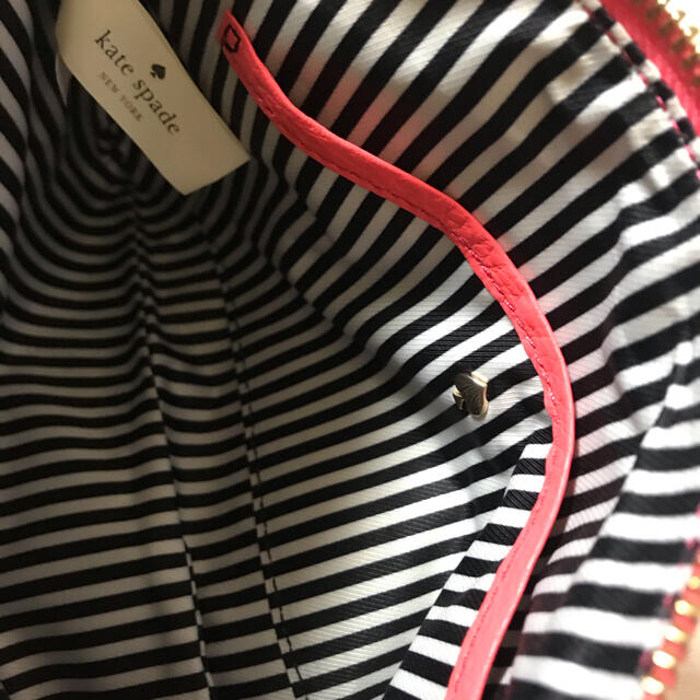 kate spade new york(ケイトスペードニューヨーク)の美品❣️ケイトスペード　ショルダーバッグ　サコッシュ　ピンク系 レディースのバッグ(ショルダーバッグ)の商品写真