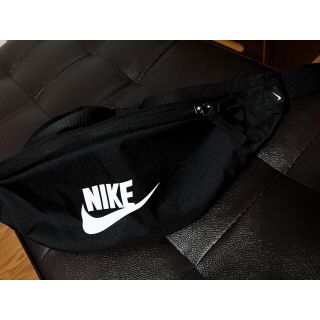 ナイキ(NIKE)の美品　ボディーバッグ(ボディーバッグ)