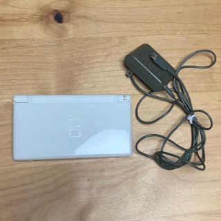 ニンテンドーDS(ニンテンドーDS)のニンテンドーDS lite 本体　白　充電器付き(携帯用ゲーム機本体)