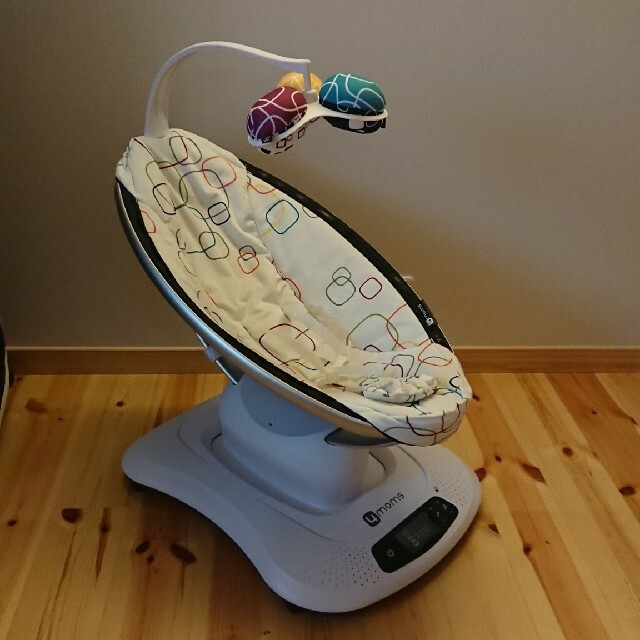 4moms(フォーマムズ)の【meru専用】☆ママルー4.0 mamaRoo4.0 4moms プラッシュ キッズ/ベビー/マタニティの寝具/家具(その他)の商品写真