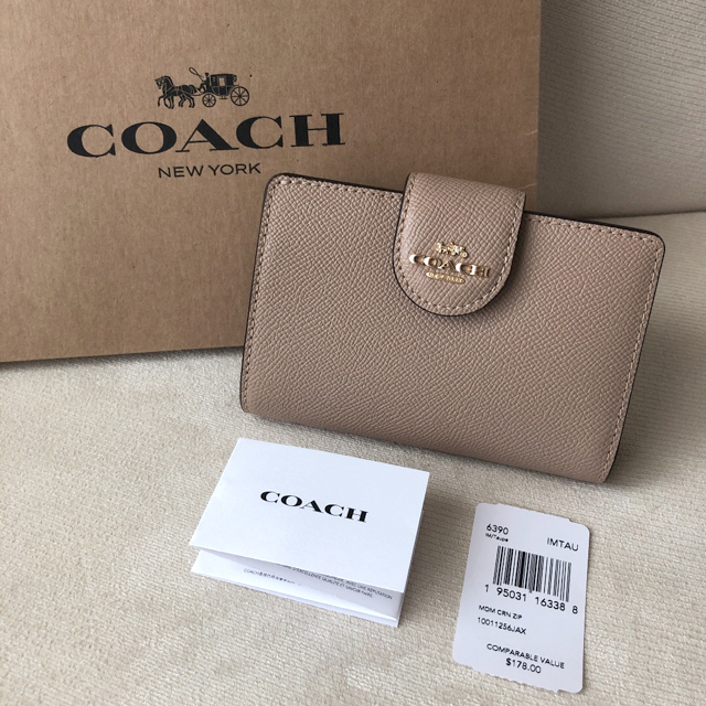 COACH(コーチ)の2021年春夏新作★新品 COACH コーチ 二つ折り財布 ベージュ/TAUPE レディースのファッション小物(財布)の商品写真