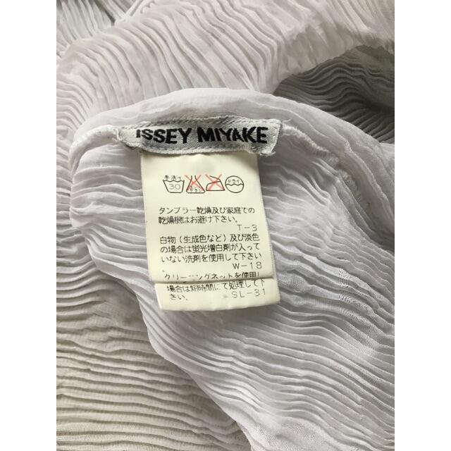 ISSEY MIYAKE   イッセイミヤケ シフォン 白 ハイネックトップス の