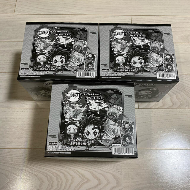 BANDAI(バンダイ)の鬼滅の刃　ウエハース3 新品未開封品　3箱 エンタメ/ホビーのアニメグッズ(カード)の商品写真
