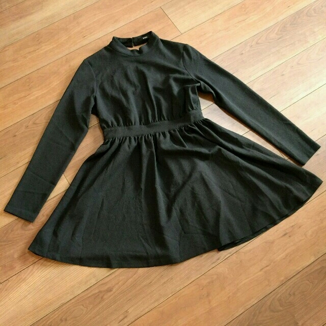 EMODA(エモダ)の美品　ブラックドレス　ワンピース レディースのワンピース(ミニワンピース)の商品写真
