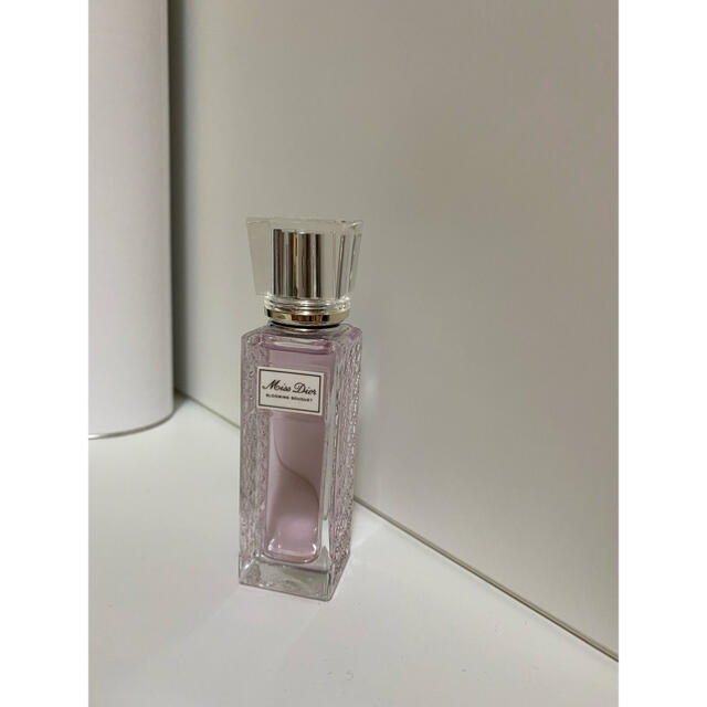 Dior - Dior ブルーミング ブーケ ローラー パール 20mlの通販 by min♡｜ディオールならラクマ