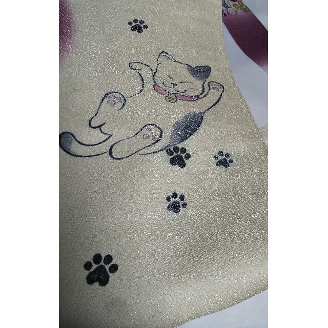 袋帯 リバーシブル 猫と花柄 レディースの水着/浴衣(帯)の商品写真