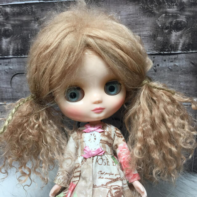 blythe_wm-040アプリコットベージュ✨ミディサイズチベットラムウィッグ