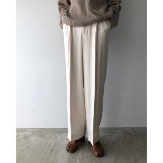 トゥデイフル(TODAYFUL)のtodayful Georgette Rough Trousers エクリュ(カジュアルパンツ)