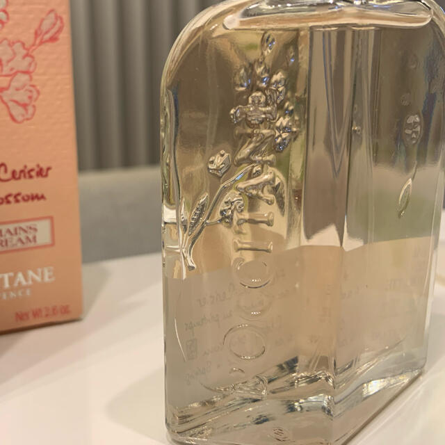 L'OCCITANE(ロクシタン)のロクシタン　LOCCITANE 桜　サクラ　ハンドクリーム　香水　オードトワレ コスメ/美容の香水(香水(女性用))の商品写真