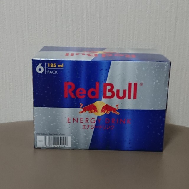 お菓子セットとRed Bull 食品/飲料/酒の食品(菓子/デザート)の商品写真