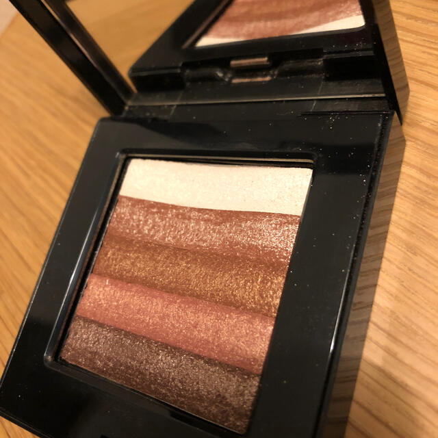 BOBBI BROWN(ボビイブラウン)のボビーブラウン　BOBBI BROWN フェイスパウダー コスメ/美容のベースメイク/化粧品(フェイスパウダー)の商品写真