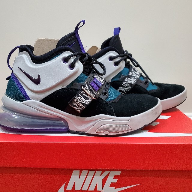 NIKE(ナイキ)のNIKE　エアフォース270 コートパープル メンズの靴/シューズ(スニーカー)の商品写真