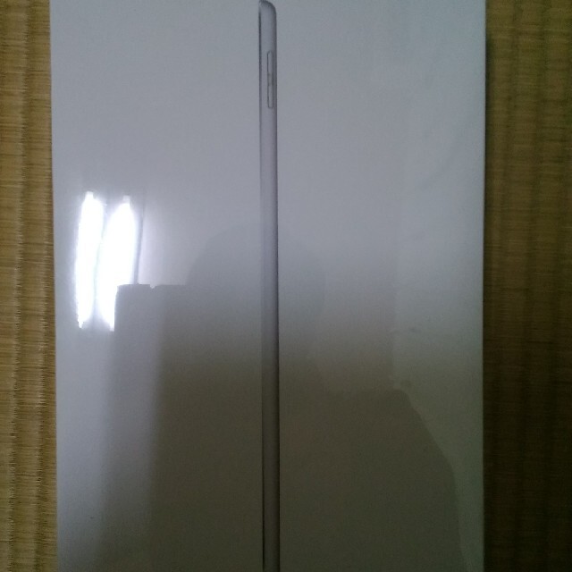 iPad - Apple iPad 第8世代 32GB 2020年秋モデル MYLA2J/A の通販 by ...