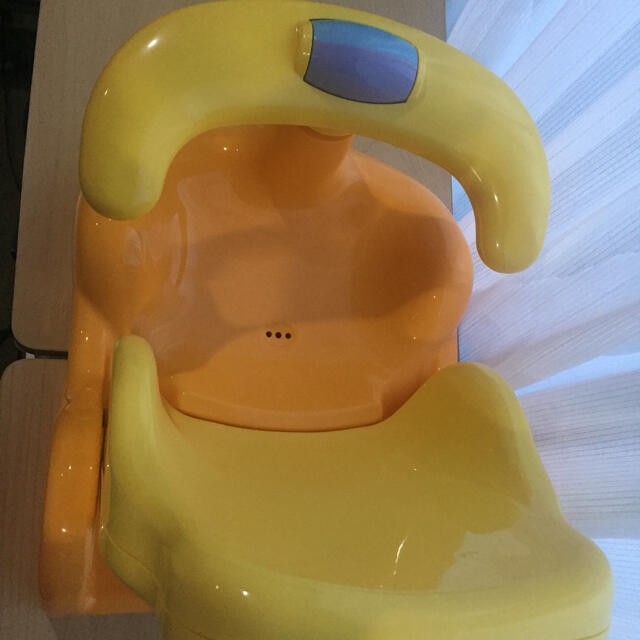 Aprica(アップリカ)の【使用回数少】アップリカ はじめてのお風呂から使えるバスチェア  新生児 キッズ/ベビー/マタニティのおもちゃ(お風呂のおもちゃ)の商品写真