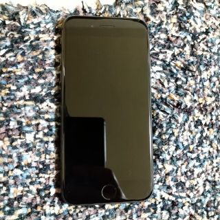 アイフォーン(iPhone)のIphone8本体　(携帯電話本体)