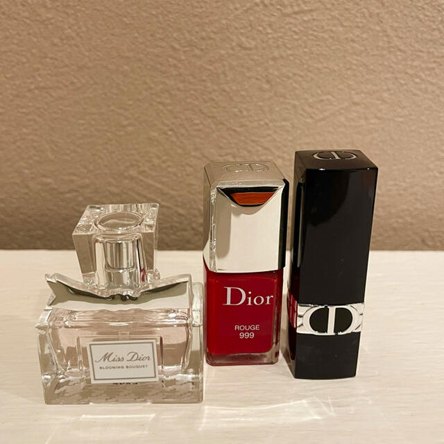 Christian Dior(クリスチャンディオール)のDior ディオール  ヴェルニ ルージュ オードゥトワレ ミニサイズセット コスメ/美容のキット/セット(サンプル/トライアルキット)の商品写真