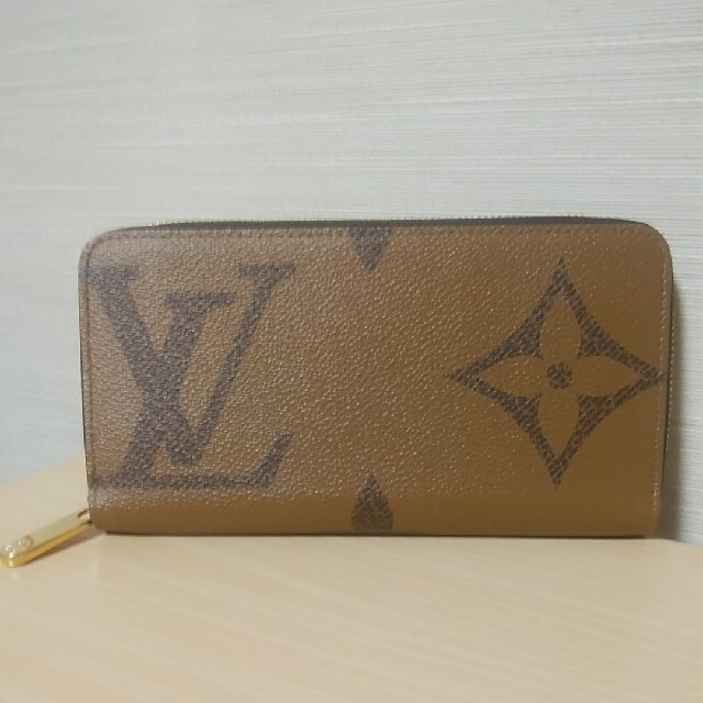 LOUIS VUITTON ジッピ－・ウォレットジャイアント