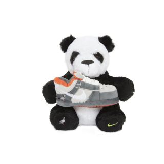 ナイキ(NIKE)のNIKE SB STAPLE PANDA PLUSH 新品未開封(ぬいぐるみ)