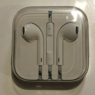 アップル(Apple)のiPhone イヤフォン 旧型　EarPods(ヘッドフォン/イヤフォン)