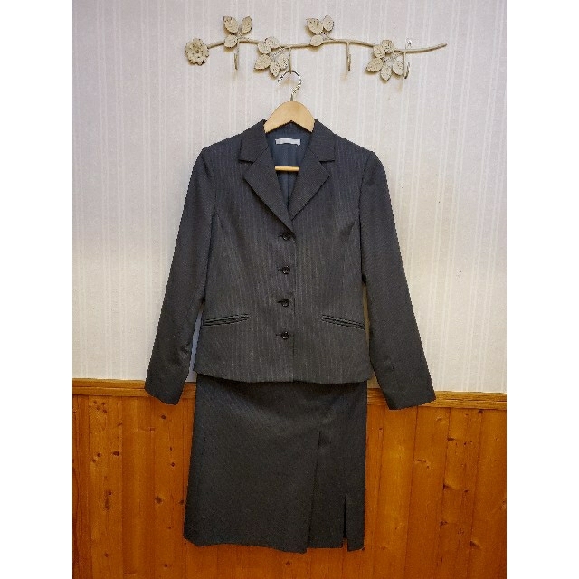 オンワード樫山　スーツ レディースのフォーマル/ドレス(スーツ)の商品写真