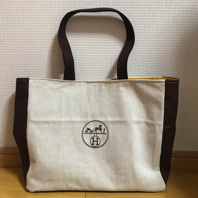 ミナペルホネンハンドメイド シンフォニー 木の持ち手の2way ミナペルホネンハンドメイド シンフォニー 木の持ち手の2way