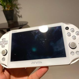 プレイステーションヴィータ(PlayStation Vita)のps vita pch-2000(携帯用ゲーム機本体)