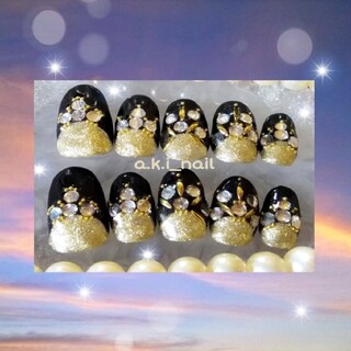No511/ジェルネイルチップ☆付け爪~ブラック×ゴールド☆ボタニカル ハンドメイドのアクセサリー(ネイルチップ)の商品写真