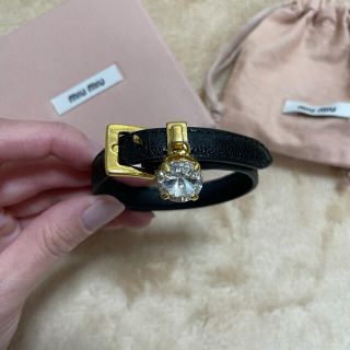 MIU MIU(ブレスレット/バングル ・ ブラック/黒色系)のフリマ MIU MIU(ブレスレット/バングル ・ ブラック/黒色系)のフリマ