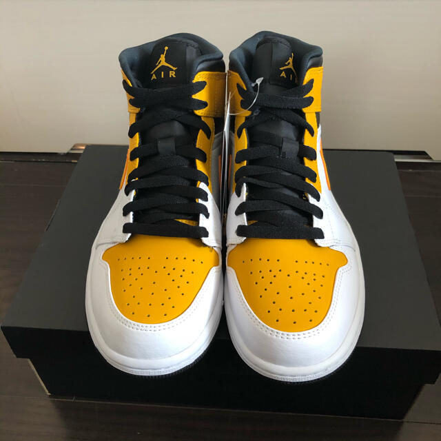 NIKE(ナイキ)のNIKE AIR JORDAN1 MID university gold メンズの靴/シューズ(スニーカー)の商品写真