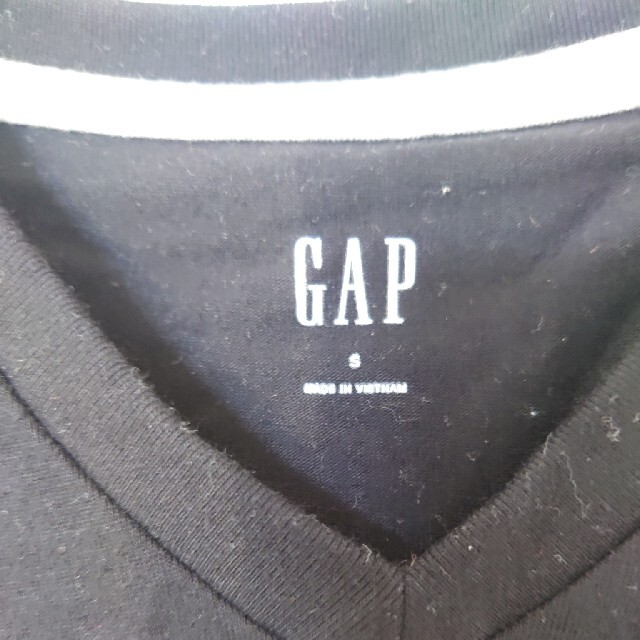 GAP(ギャップ)のGAP　長袖　Vネック　ブラック メンズのトップス(Tシャツ/カットソー(七分/長袖))の商品写真