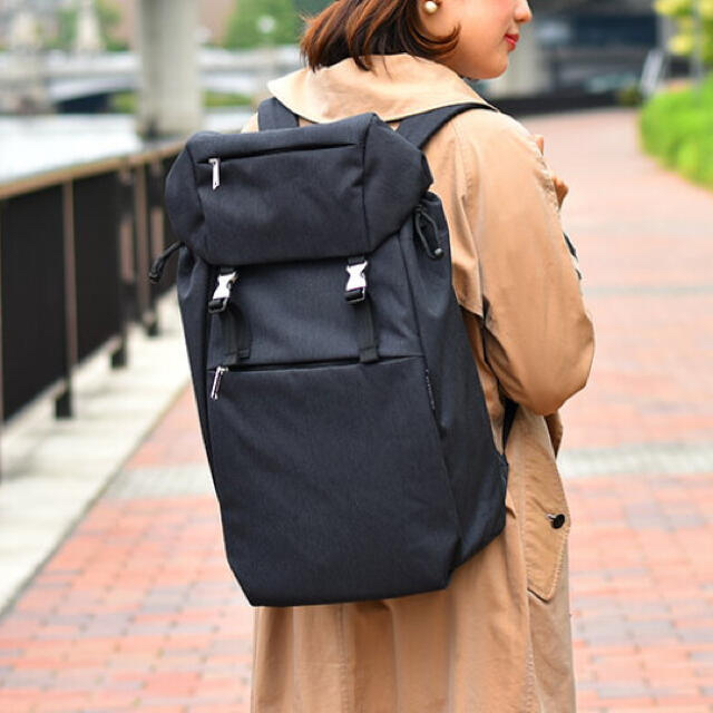 marimekko(マリメッコ)のマリメッコ  コルッテリ　バッグパック　ブラック　リュック レディースのバッグ(リュック/バックパック)の商品写真
