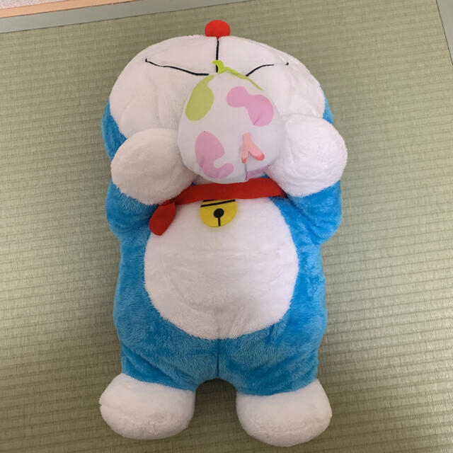 小学館(ショウガクカン)のドラえもん　ギガジャンボぬいぐるみ エンタメ/ホビーのおもちゃ/ぬいぐるみ(ぬいぐるみ)の商品写真