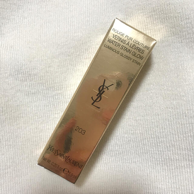 Yves Saint Laurent Beaute(イヴサンローランボーテ)のYSL ルージュ ピュールクチュール ヴェルニ ウォーターグロウ 203 コスメ/美容のベースメイク/化粧品(口紅)の商品写真