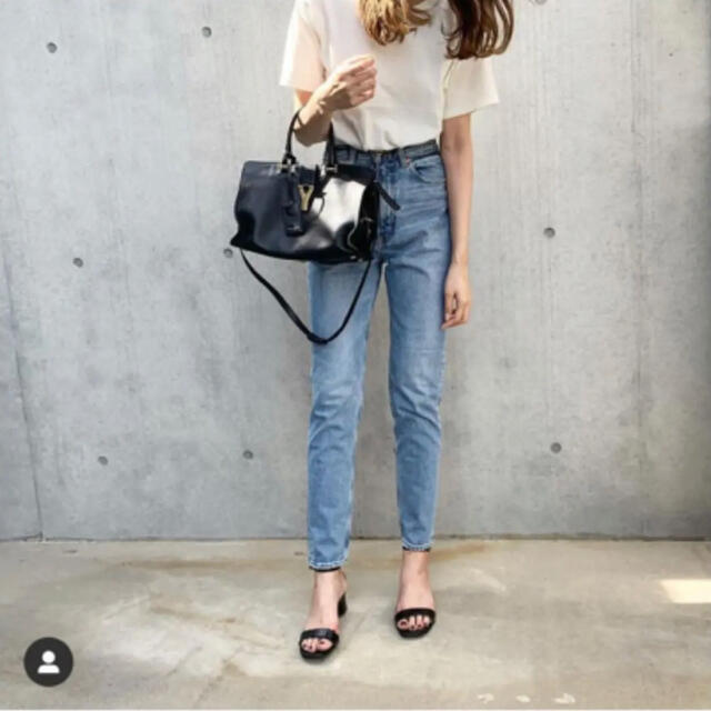 moussy(マウジー)のPLAIN JEANS STRAIGHT SLIM24moussyMVS レディースのパンツ(デニム/ジーンズ)の商品写真