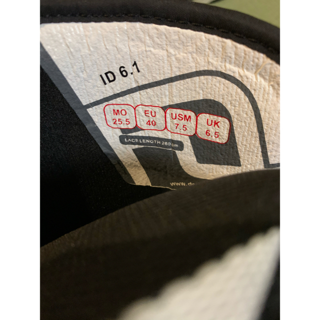 DEELUXE(ディーラックス)の送料込み DEELUXE ID 6.1 PF 25.5 ディーラックス スポーツ/アウトドアのスノーボード(ブーツ)の商品写真