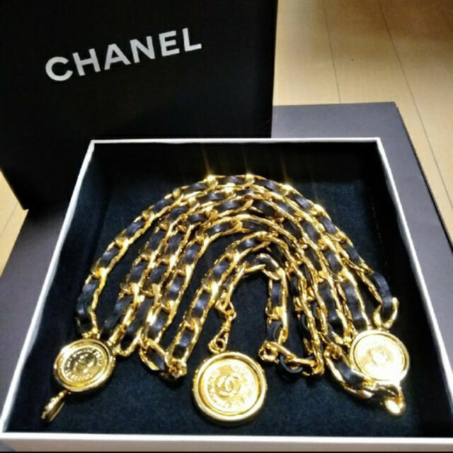 新品　CHANEL chanel シャネル チェーンベルト ３連