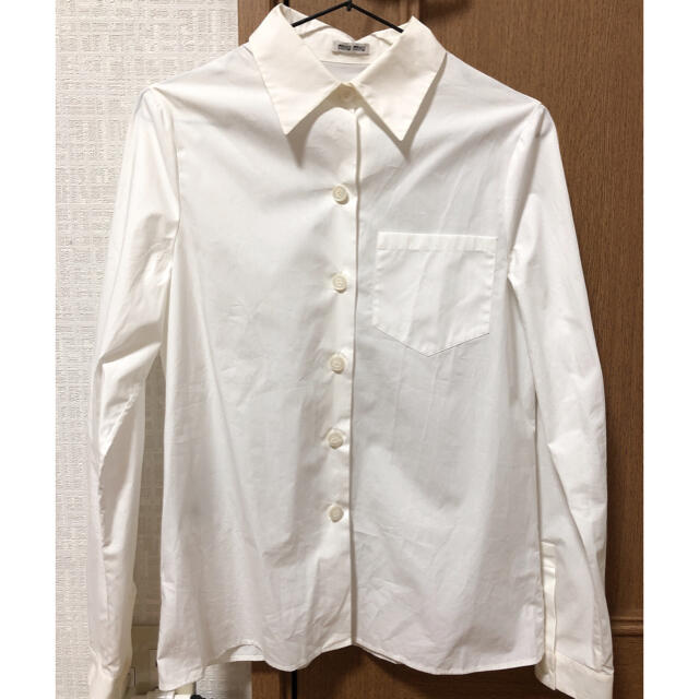 miumiu(ミュウミュウ)の【未使用】　miumiu シャツ　　 レディースのトップス(Tシャツ(長袖/七分))の商品写真