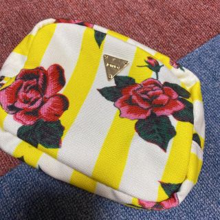 ジョイリッチ(JOYRICH)のJOYRICH♡薔薇柄ポーチ(ポーチ)