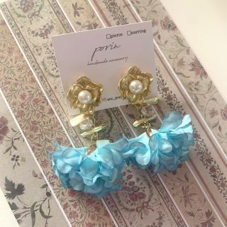 オオトロ(OHOTORO)のblue flower tassel pierce(ピアス)