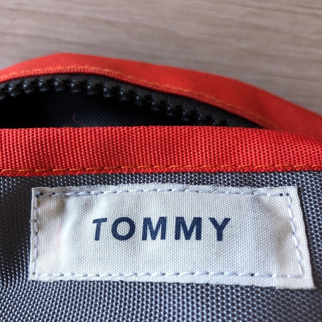 TOMMY(トミー)の値下げTOMMY  ポーチ レディースのファッション小物(ポーチ)の商品写真