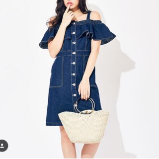 Cecil Mcbee セシルマクビー オフショルデニムワンピースの通販 By おとうふshop セシルマクビーならラクマ