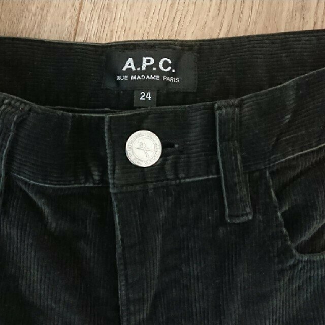 A.P.C(アーペーセー)のA.P.C. アーペーセー コーデュロイパンツ 24 レディースのパンツ(カジュアルパンツ)の商品写真