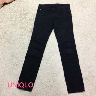 ユニクロ(UNIQLO)のUNIQLO 黒 パンツ 値下げ！(カジュアルパンツ)