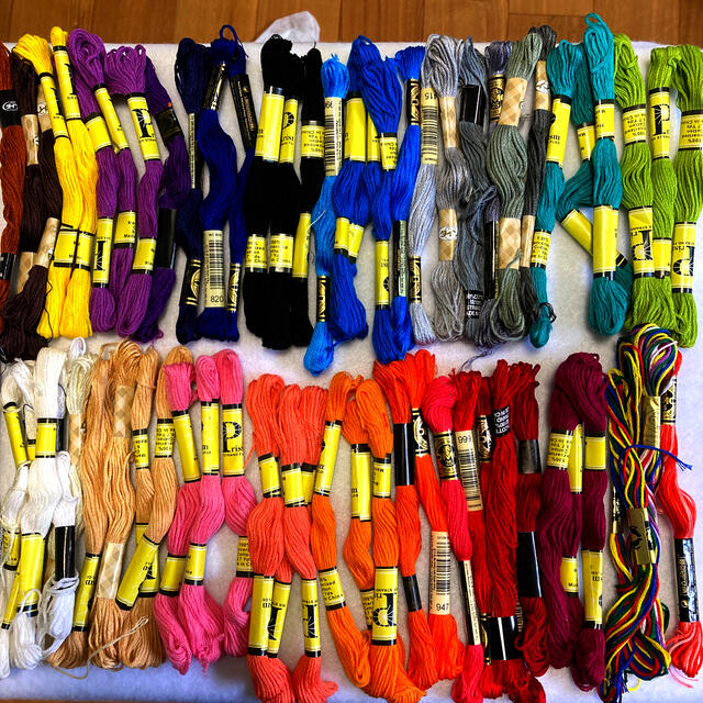 刺繍糸　まとめ売り ハンドメイドの素材/材料(生地/糸)の商品写真
