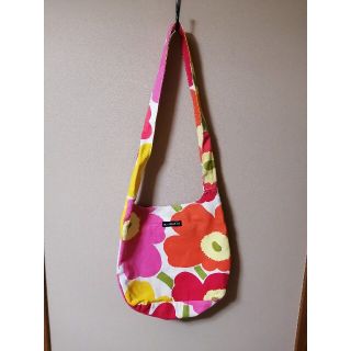 マリメッコ(marimekko)のマリメッコ ショルダーバッグ 　ウニッコ　マルチカラー(ショルダーバッグ)