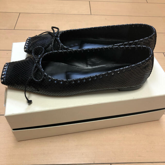 repetto(レペット)の新品⭐︎チェンバー パイソン型押しスタッズ スクエアトゥレースバレエシューズ レディースの靴/シューズ(バレエシューズ)の商品写真