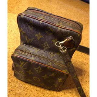 ルイヴィトン(LOUIS VUITTON)のVUITTON ショルダーバック(ショルダーバッグ)