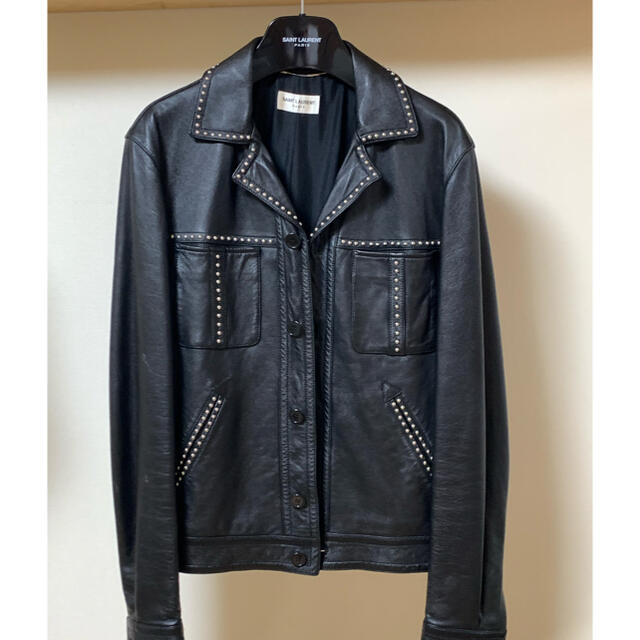 Saint Laurent(サンローラン)のサンローランパリ　スタッズ　レザージャケット46 メンズのジャケット/アウター(レザージャケット)の商品写真