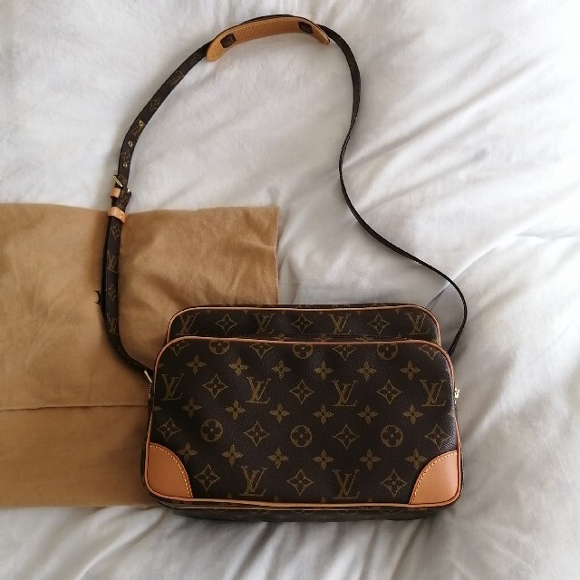 美品　LOUIS VUITTON　ナイルレディース